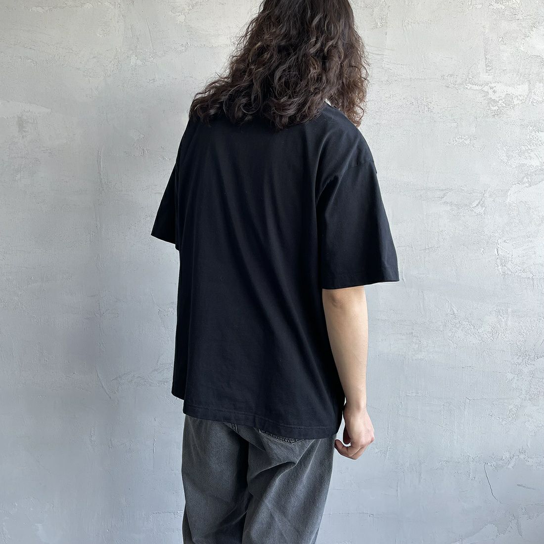 Fanatics [ファナティクス] 別注 MLB 3連ワンポイントロゴ刺繍 ショートスリーブTシャツ [ML0123SS0013-JF] LA BLACK &&モデル身長：173cm 着用サイズ：L&&