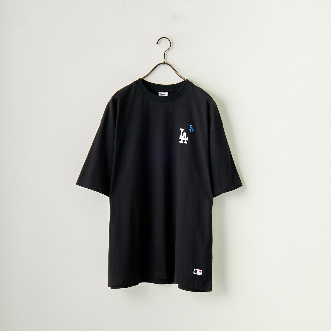 Fanatics [ファナティクス] 別注 MLB 3連ワンポイントロゴ刺繍 ショートスリーブTシャツ [ML0123SS0013-JF] LA WHITE LA BLACK