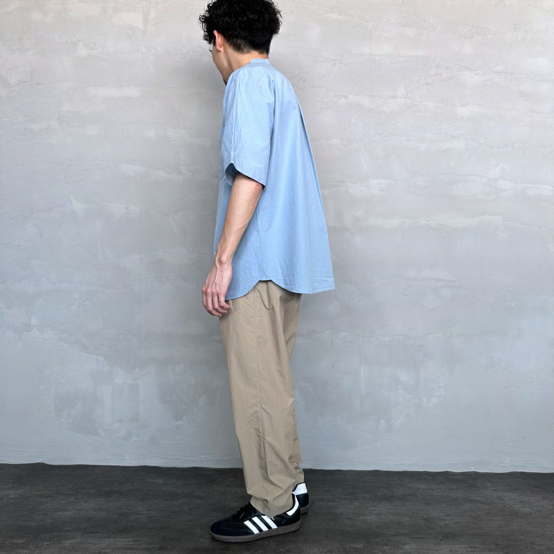 DANTON [ダントン] コットンリネン バンドカラーシャツ [JD-3788SCL] CHARCOAL &&モデル身長：173cm 着用サイズ：40&&