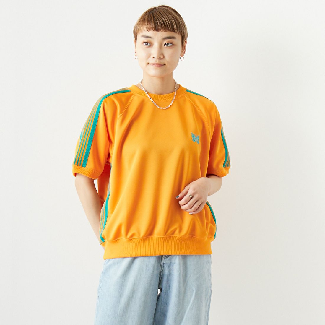 Needles [ニードルズ] 別注 ショートスリーブクルーネックトラックシャツ [MR558-JF] ORANGE&&モデル身長：160cm 着用サイズ：2&&