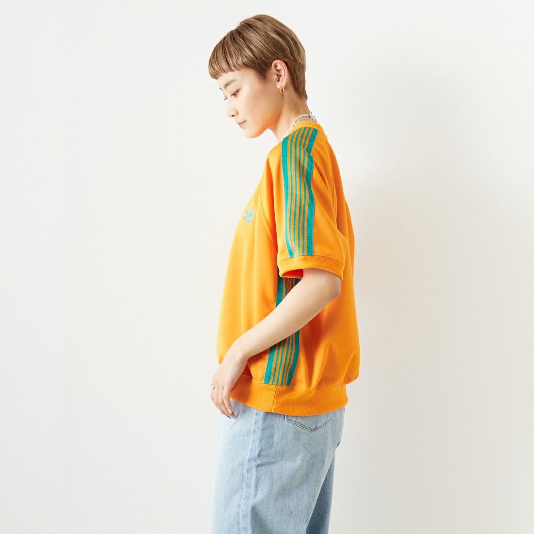 Needles [ニードルズ] 別注 ショートスリーブクルーネックトラックシャツ [MR558-JF] ORANGE&&モデル身長：160cm 着用サイズ：2&&