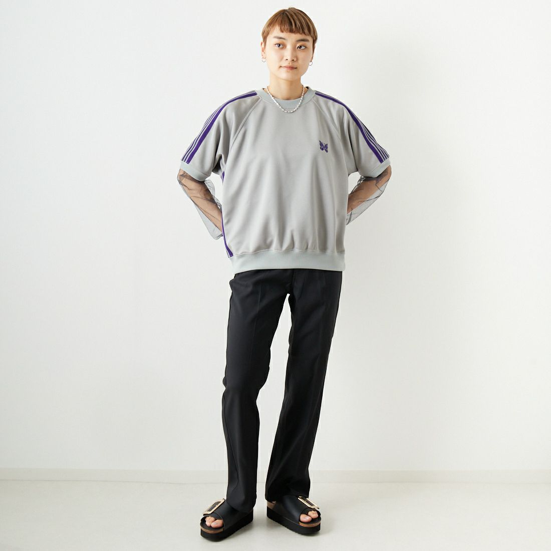 Needles [ニードルズ] 別注 ショートスリーブクルーネックトラックシャツ [MR558-JF] GREY&&モデル身長：160cm 着用サイズ：2&&
