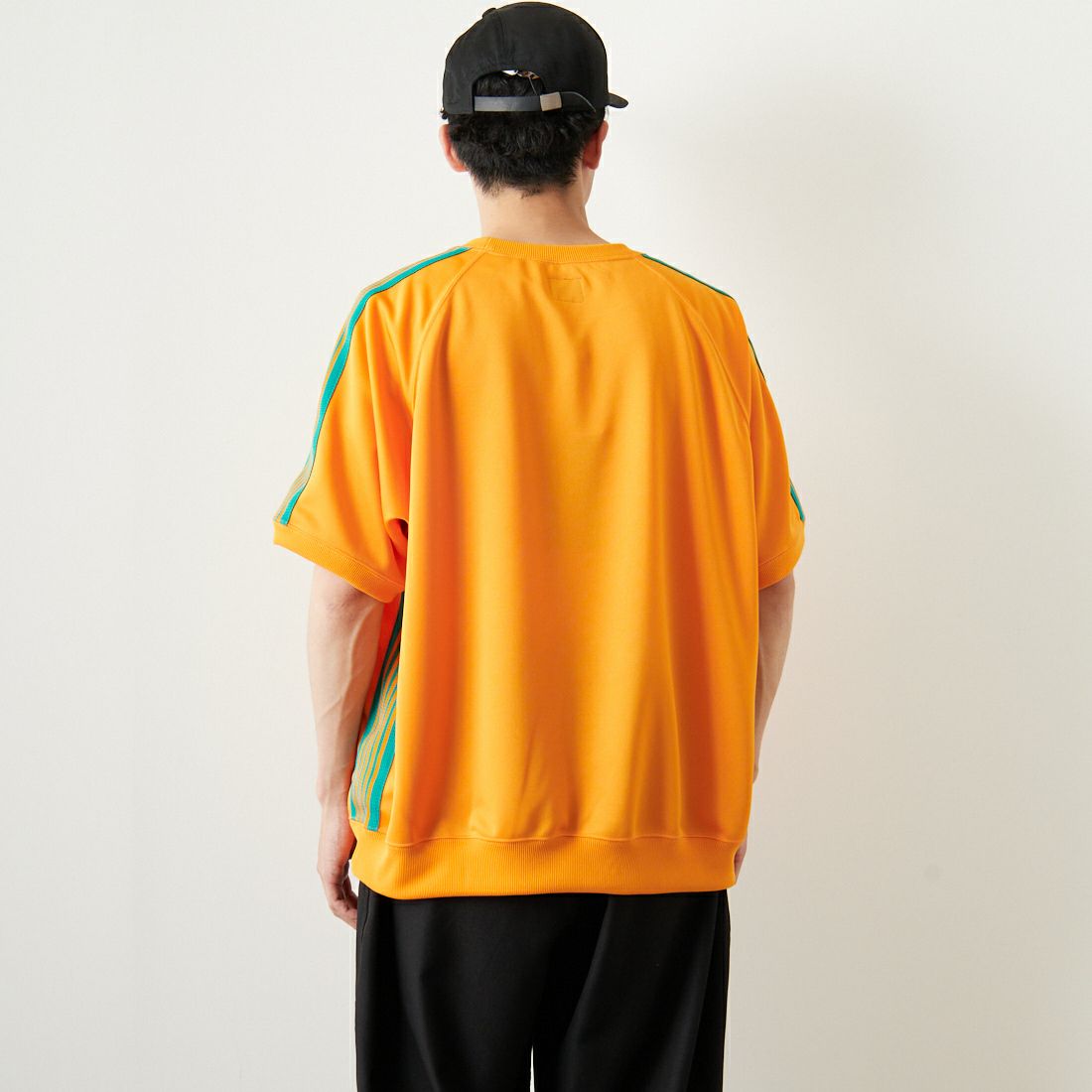 Needles [ニードルズ] 別注 ショートスリーブクルーネックトラックシャツ [MR558-JF] ORANGE &&モデル身長：168cm 着用サイズ：L&&