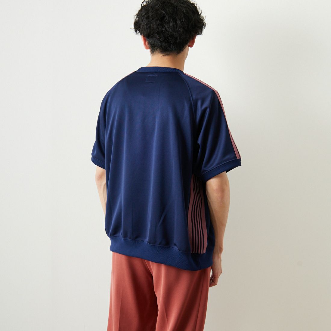 Needles [ニードルズ] 別注 ショートスリーブクルーネックトラックシャツ [MR558-JF] NAVY &&モデル身長：168cm 着用サイズ：M&&