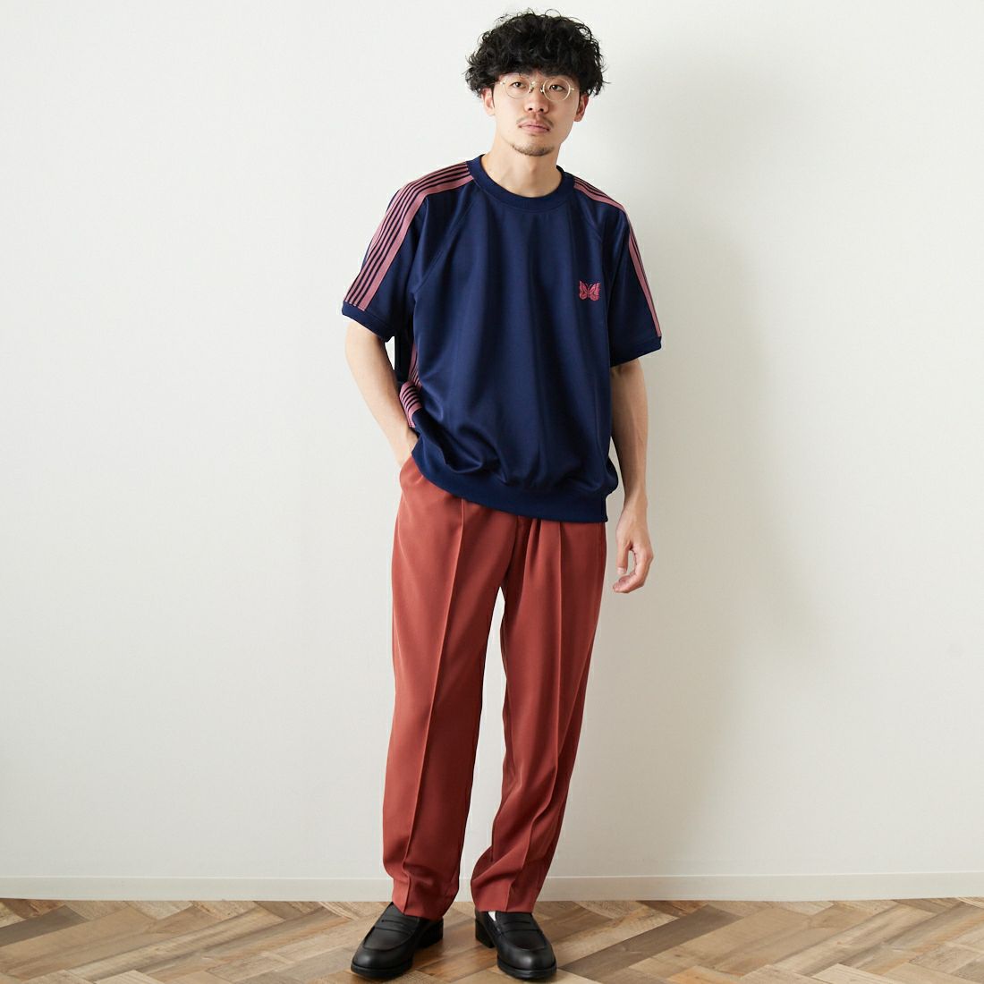 Needles [ニードルズ] 別注 ショートスリーブクルーネックトラックシャツ [MR558-JF] NAVY &&モデル身長：168cm 着用サイズ：M&&