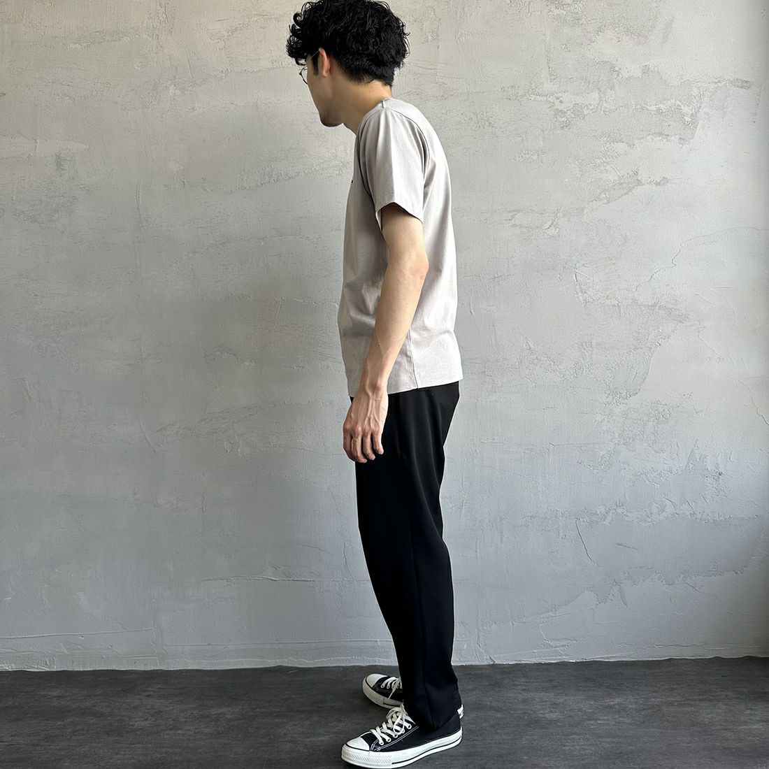THE FOX [ザフォックス] 別注 ワンポイントロゴ ショートスリーブTシャツ [PN23S016-JF] GREIGE &&モデル身長：168cm 着用サイズ：M&&