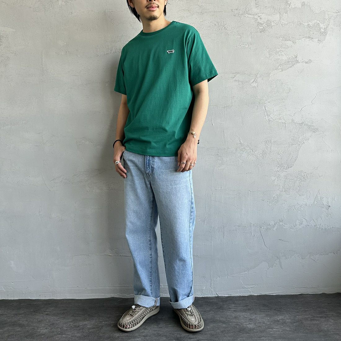 THE FOX [ザフォックス] 別注 ワンポイントロゴ ショートスリーブTシャツ [PN23S016-JF] GREEN &&モデル身長：173cm 着用サイズ：L&&