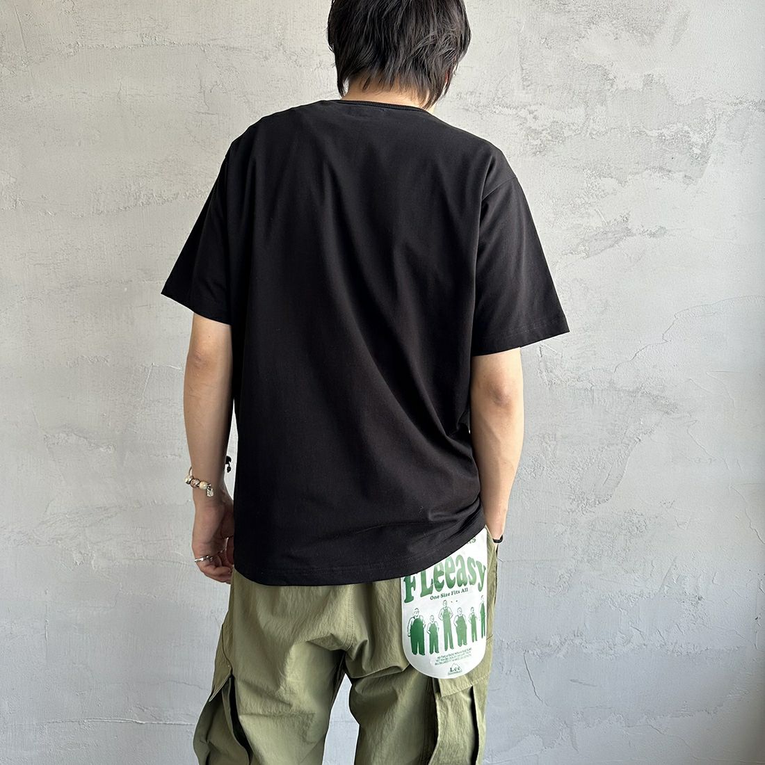 THE FOX [ザフォックス] 別注 ワンポイントロゴ ショートスリーブTシャツ [PN23S016-JF] BLACK &&モデル身長：173cm 着用サイズ：XL&&