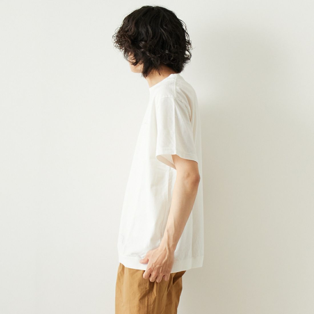 THE NORTH FACE PURPLE LABEL [ザ ノースフェイス パープルレーベル] ハイバルギーポケットTシャツ [NT3323N] OW OFF WHI &&モデル身長：182cm 着用サイズ：L&&