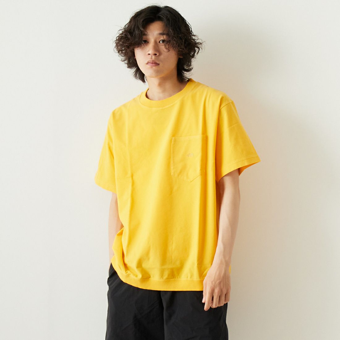 THE NORTH FACE PURPLE LABEL [ザ ノースフェイス パープルレーベル] ハイバルギーポケットTシャツ [NT3323N] MS MUSTARD &&モデル身長：182cm 着用サイズ：L&&