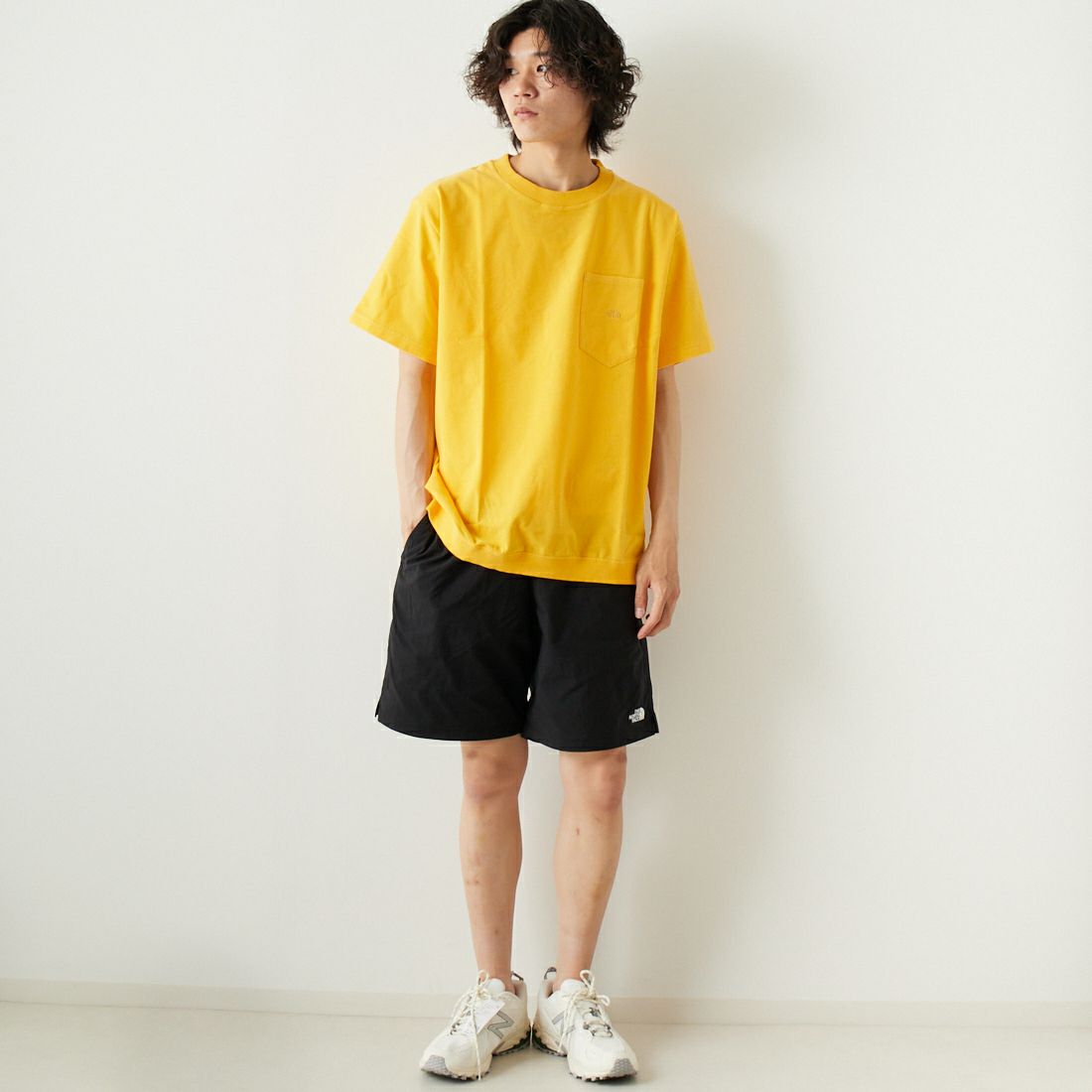 THE NORTH FACE PURPLE LABEL [ザ ノースフェイス パープルレーベル] ハイバルギーポケットTシャツ [NT3323N] MS MUSTARD &&モデル身長：182cm 着用サイズ：L&&
