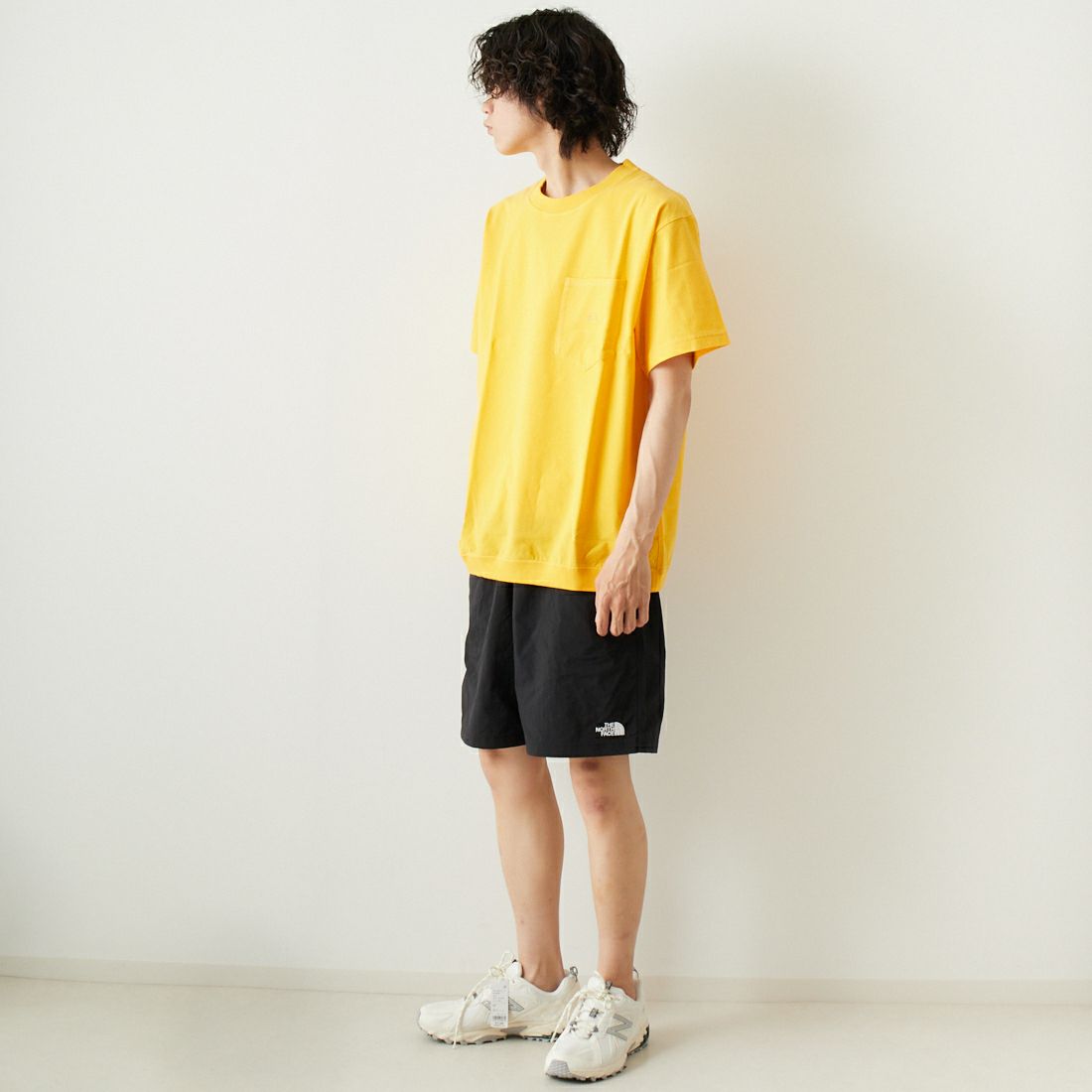 THE NORTH FACE PURPLE LABEL [ザ ノースフェイス パープルレーベル] ハイバルギーポケットTシャツ [NT3323N] MS MUSTARD &&モデル身長：182cm 着用サイズ：L&&