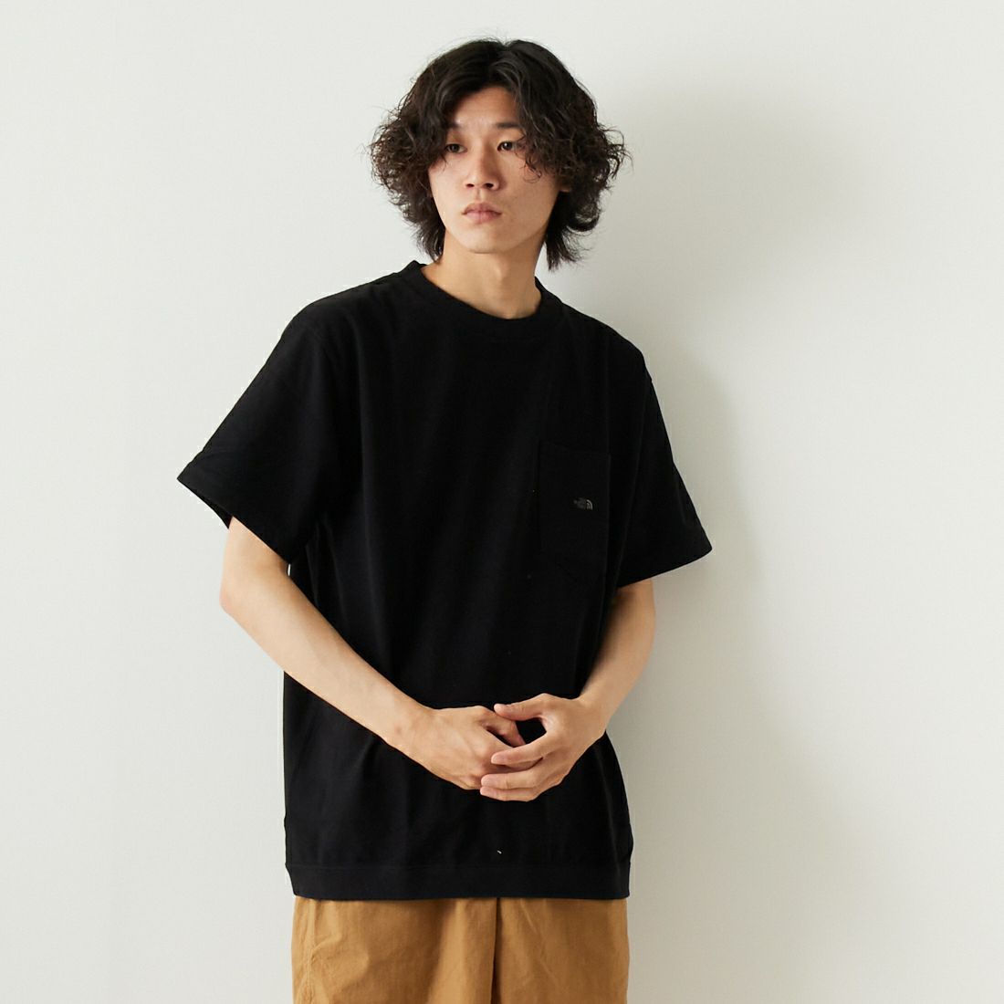 THE NORTH FACE PURPLE LABEL [ザ ノースフェイス パープルレーベル] ハイバルギーポケットTシャツ [NT3323N] K BLACK &&モデル身長：182cm 着用サイズ：L&&