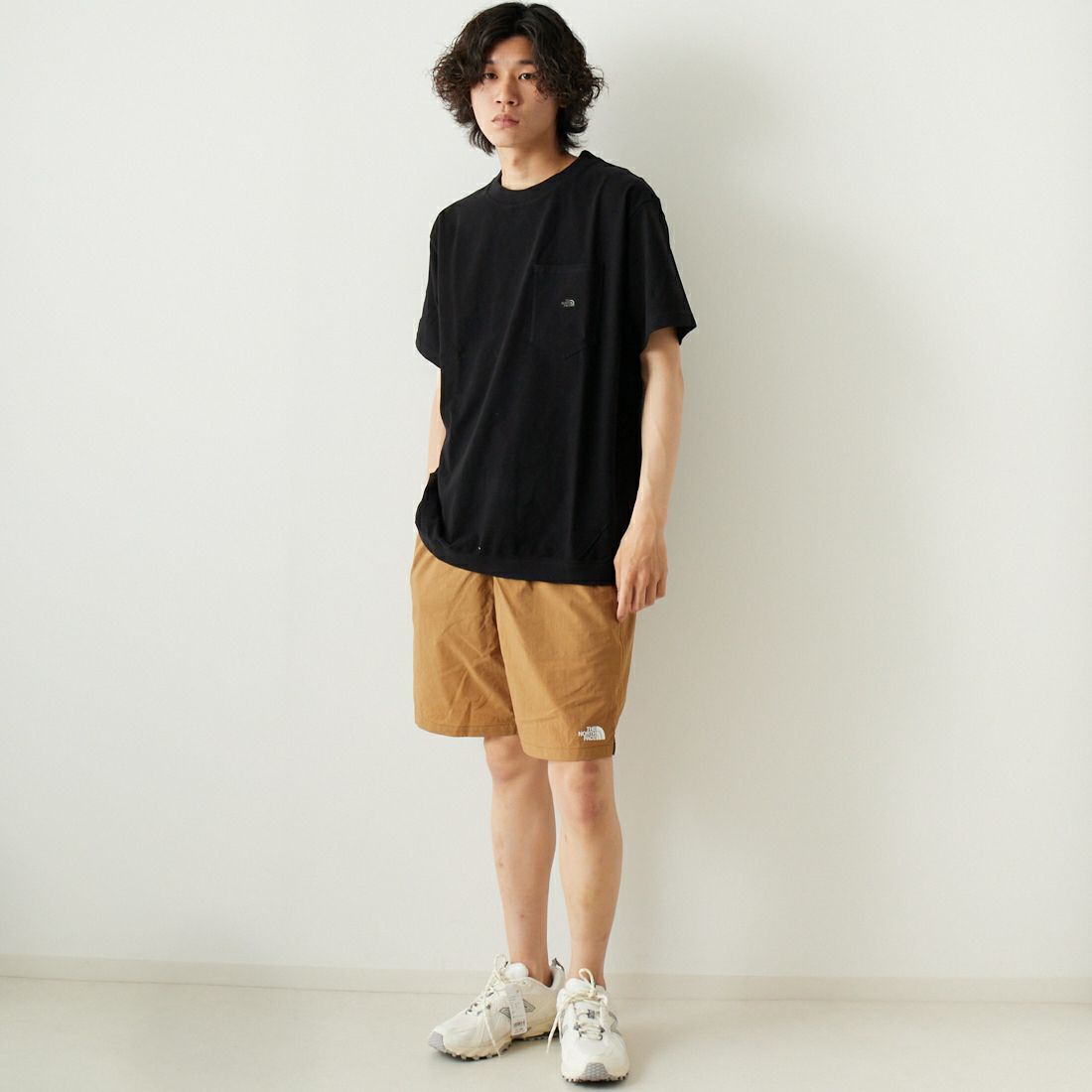 THE NORTH FACE PURPLE LABEL [ザ ノースフェイス パープルレーベル] ハイバルギーポケットTシャツ [NT3323N] K BLACK &&モデル身長：182cm 着用サイズ：L&&
