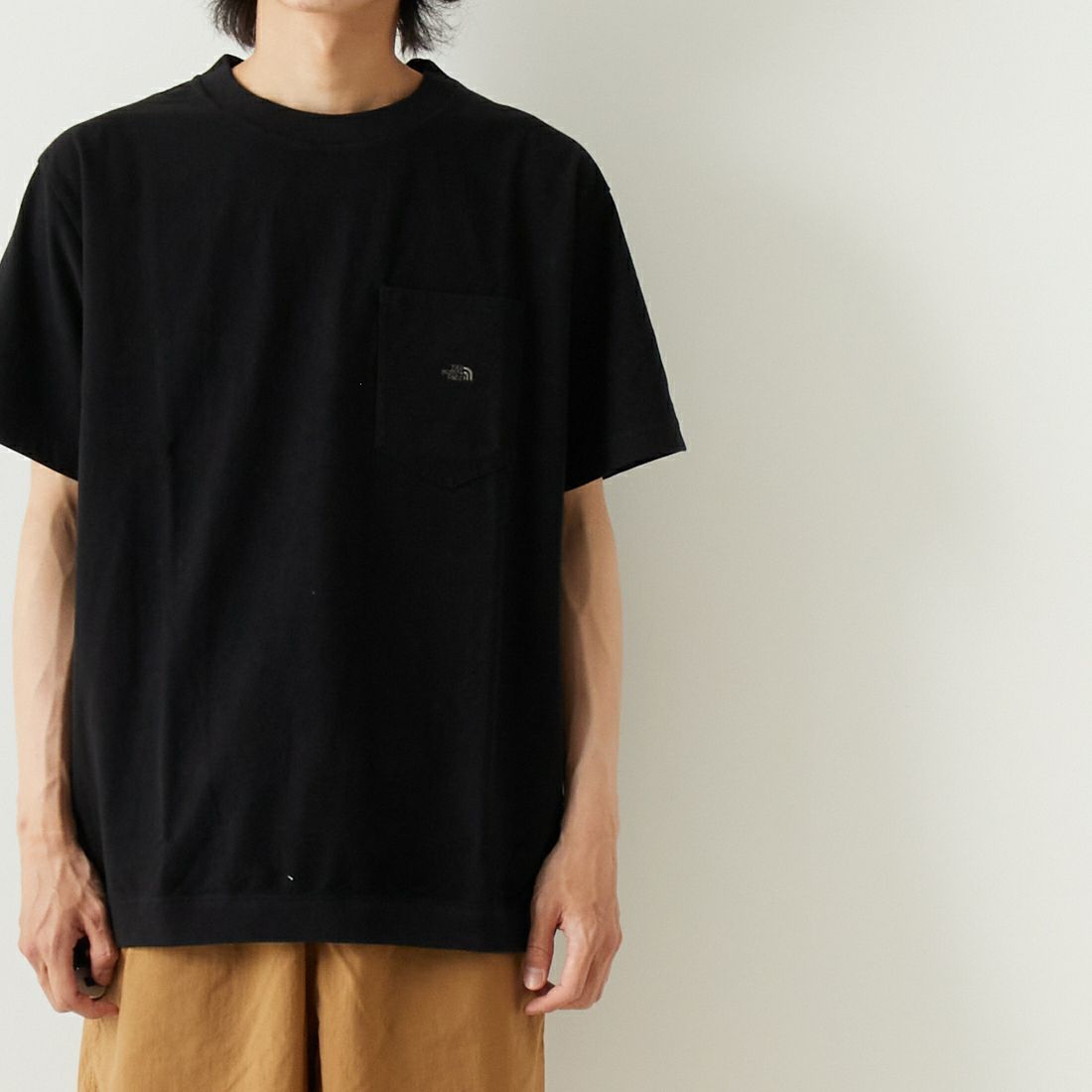 THE NORTH FACE PURPLE LABEL [ザ ノースフェイス パープルレーベル] ハイバルギーポケットTシャツ [NT3323N] K BLACK &&モデル身長：182cm 着用サイズ：L&&