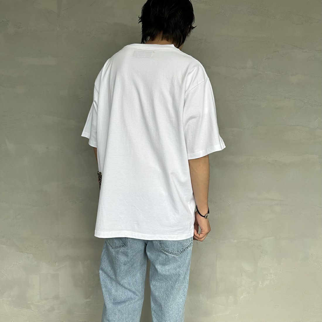 UNIVERSAL OVERALL [ユニバーサルオーバーオール] 別注 カバーオールTシャツ [U2311280IN-JF] WHT/LEO BE&&モデル身長：173cm 着用サイズ：XL&&