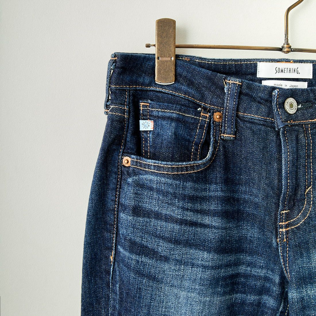 SOMETHING [サムシング] テーパードストレートデニムパンツ [SKY38] 226 D.BLUE