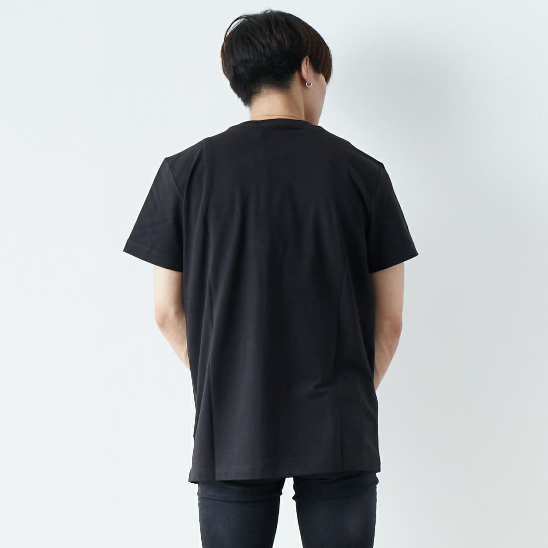 Calvin Klein Jeans [カルバンクライン ジーンズ] アウトラインロゴTシャツ [J30J323925] BEH &&モデル身長：169cm 着用サイズ：M&&