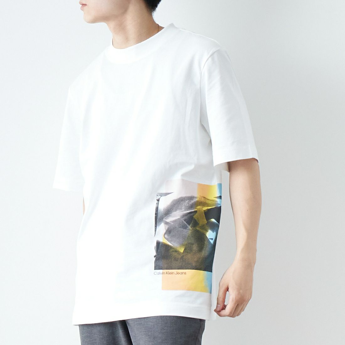 Calvin Klein Jeans [カルバンクライン ジーンズ] マルチレイヤード フォトプリントTシャツ [J30J323521] YAF &&モデル身長：169cm 着用サイズ：M&&