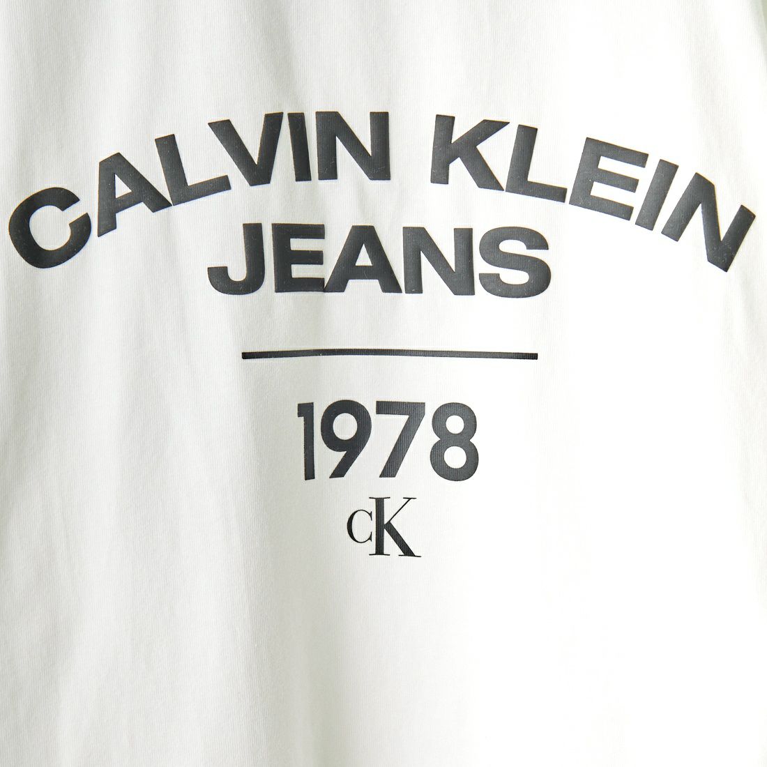 Calvin Klein Jeans [カルバンクライン ジーンズ] バックカーブロゴTシャツ [J30J323820]