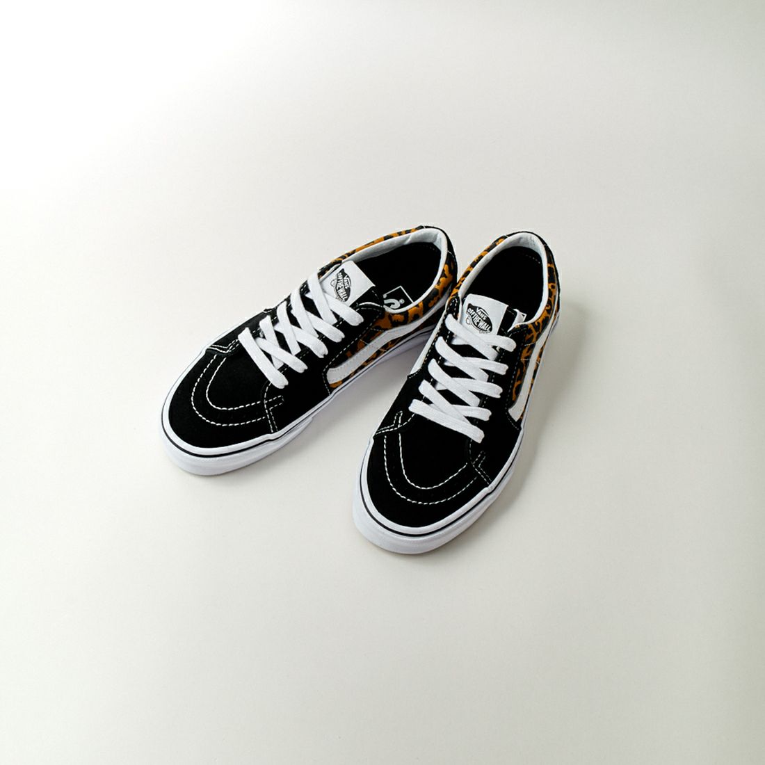 VANS [バンズ] スケートロー スニーカー [VN0009QRBMW]｜ジーンズ