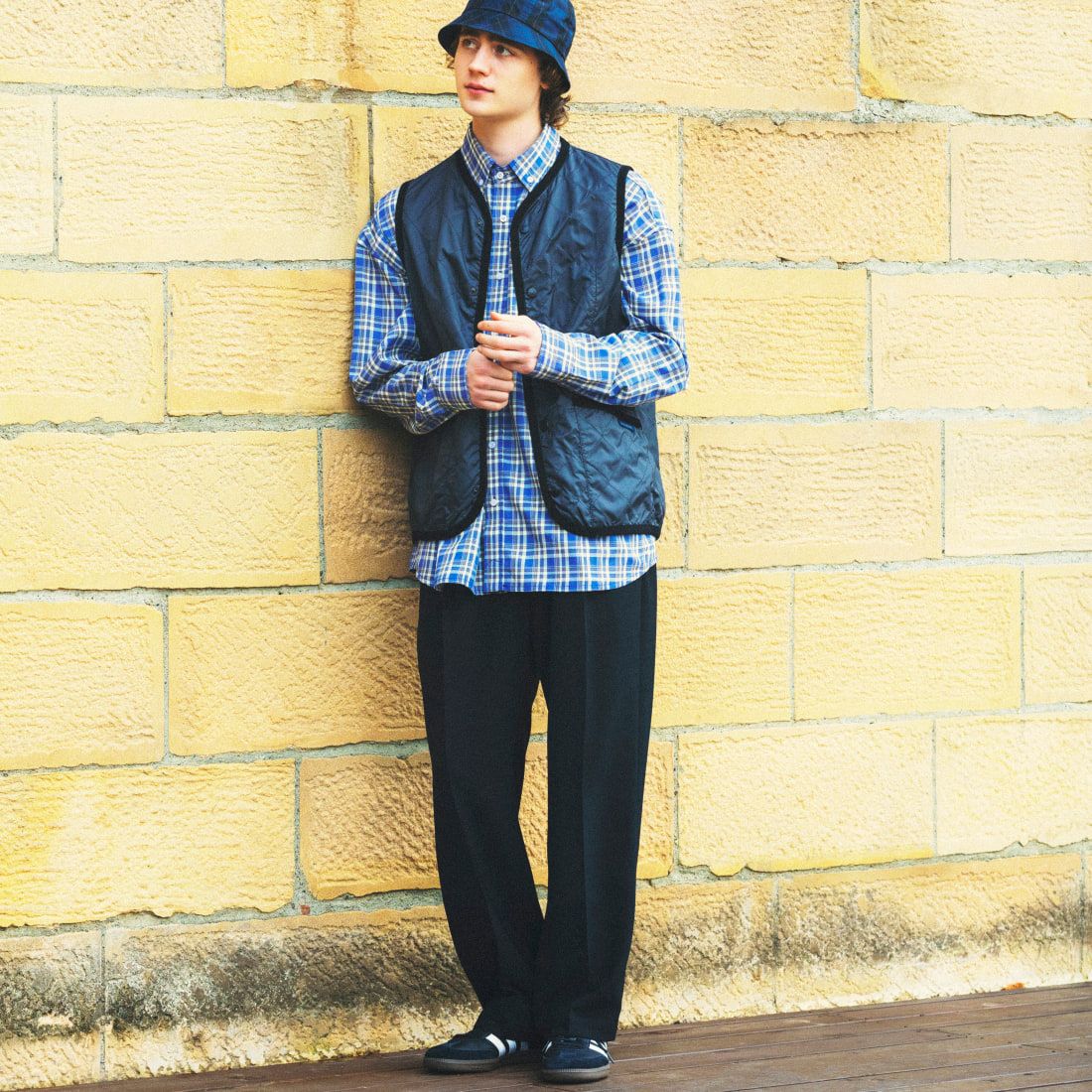 Noir Fabrik [ヌワールファブリック] ダブルクロスワイドテーパードパンツ [BAGGYEASY-M-232-02IN] BLACK &&モデル身長：180cm 着用サイズ：48&&