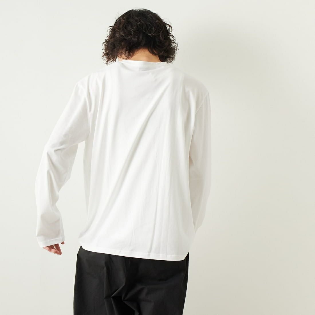 A.P.C. [アー・ペー・セー] VPCロゴ ロングスリーブTシャツ [T-SHIRT-FRANKIE] 90 BLANC &&モデル身長：182cm 着用サイズ：L&&