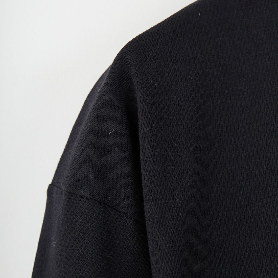 A.P.C. [アー・ペー・セー] ロゴ刺繍 ロングスリーブTシャツ [RUE-MADAME-H-MANCHES] 99 NOIR