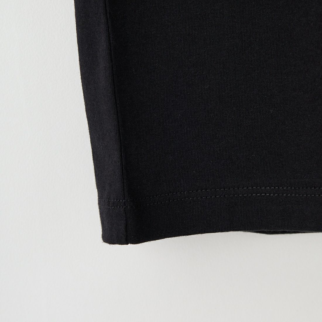 A.P.C. [アー・ペー・セー] ロゴ刺繍 ロングスリーブTシャツ [RUE-MADAME-H-MANCHES] 99 NOIR