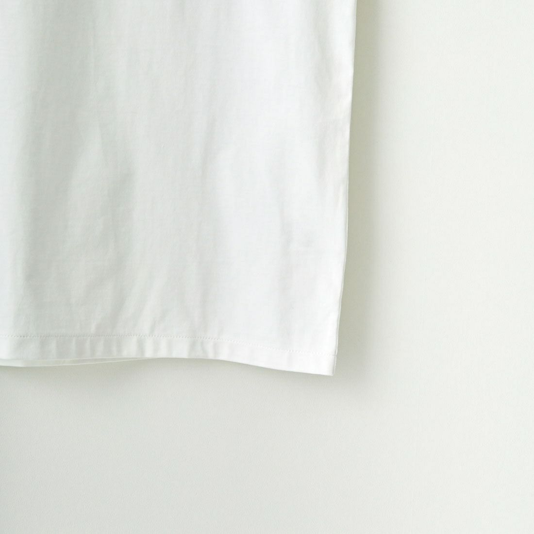 A.P.C. [アー・ペー・セー] ロゴ刺繍 長袖ポケットTシャツ [POCKET-EMB-T] 90 BLANC