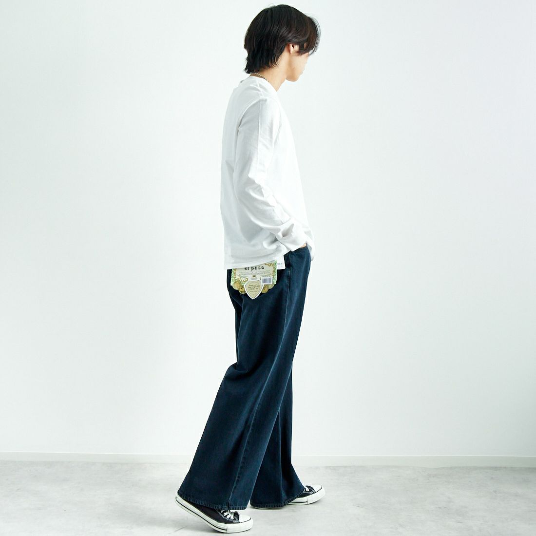 A.P.C. [アー・ペー・セー] ロゴ刺繍 ロングスリーブTシャツ [PETITE-RUE-MADAME-H] 90 BLANC &&モデル身長：179cm 着用サイズ：L&&