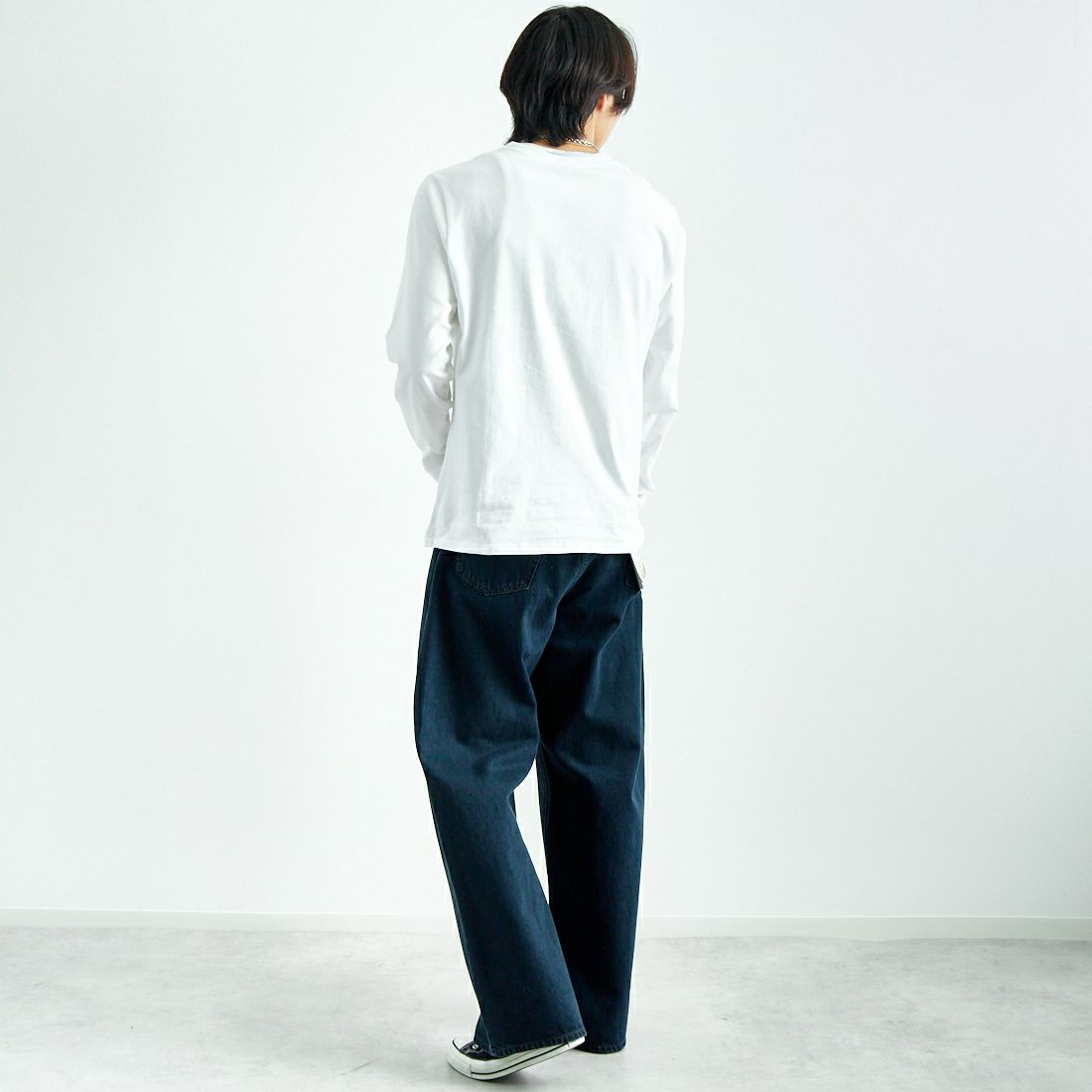 A.P.C. [アー・ペー・セー] ロゴ刺繍 ロングスリーブTシャツ [PETITE-RUE-MADAME-H] 90 BLANC &&モデル身長：179cm 着用サイズ：L&&