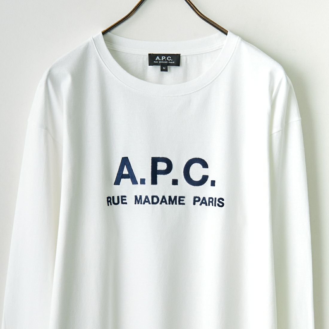 A.P.C. [アー・ペー・セー] ロゴ刺繍 ロングスリーブTシャツ [RUE-MADAME-H-MANCHES] 90 BLANC
