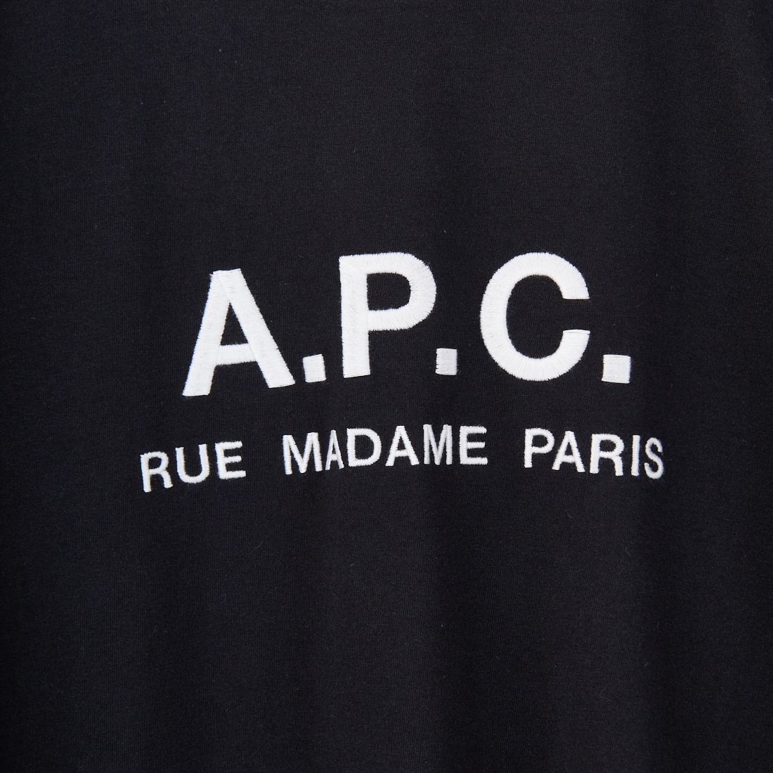 A.P.C. [アー・ペー・セー] ロゴ刺繍 ロングスリーブTシャツ [RUE-MADAME-H-MANCHES] 99 NOIR