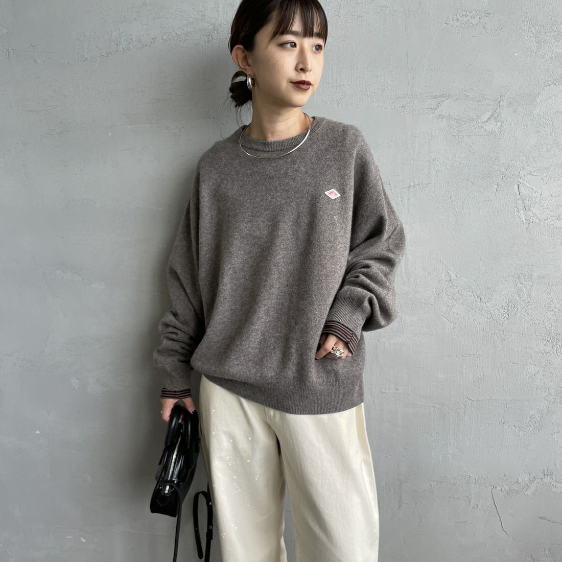 DANTON [ダントン] クルーネックプルオーバーニット [DT-D0027LMW] TAUPE &&モデル身長：150cm 着用サイズ：38&&