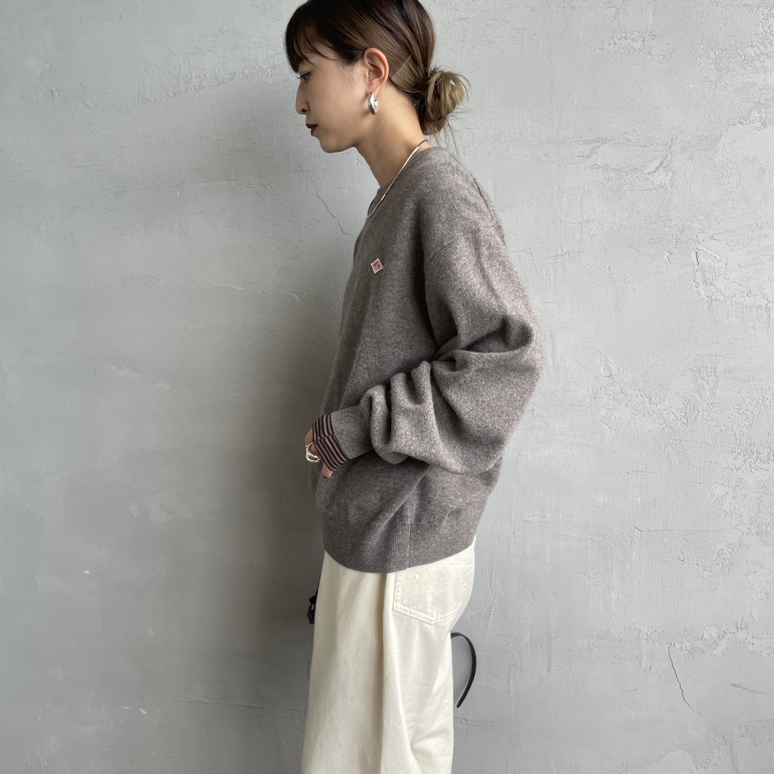 DANTON [ダントン] クルーネックプルオーバーニット [DT-D0027LMW] TAUPE &&モデル身長：150cm 着用サイズ：38&&