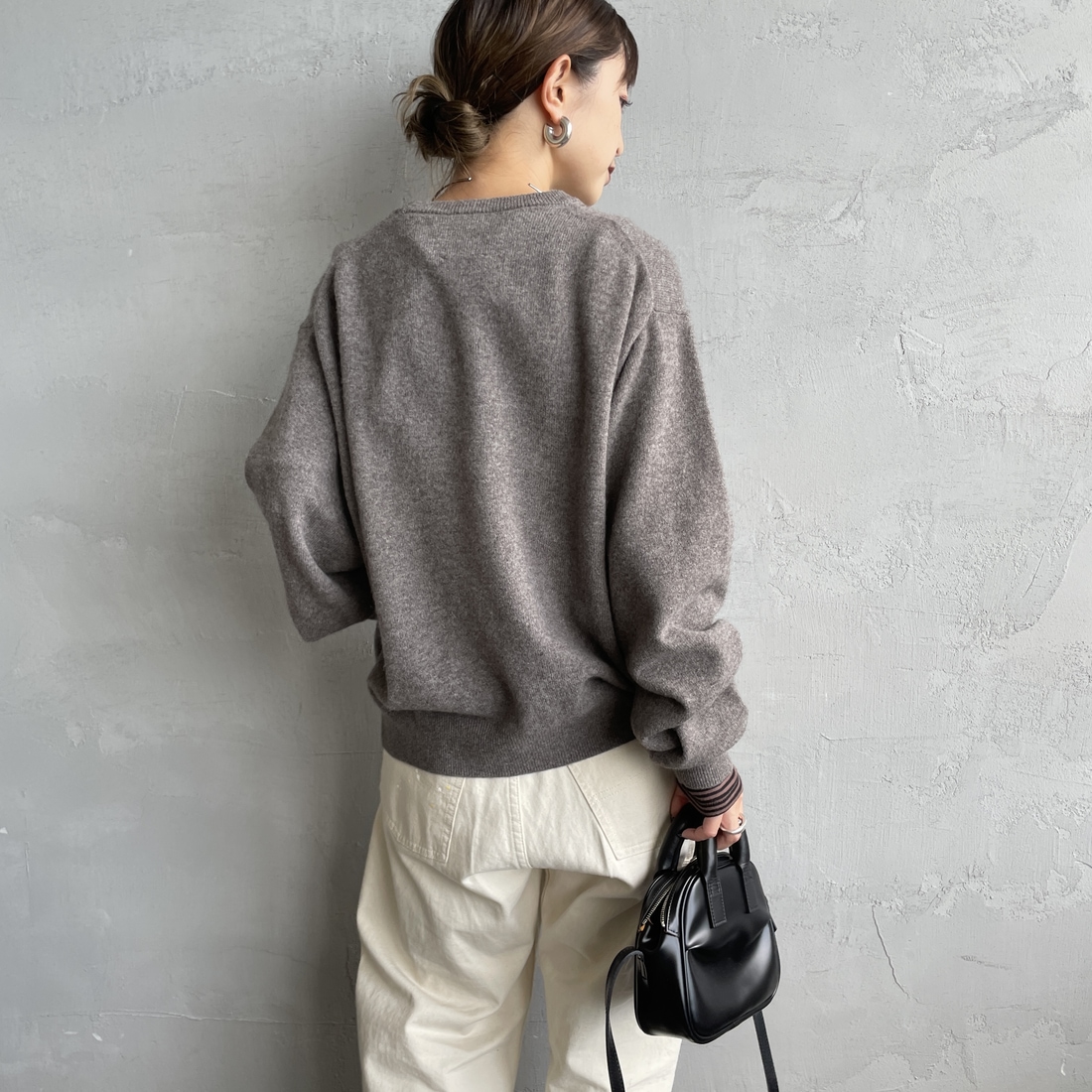 DANTON [ダントン] クルーネックプルオーバーニット [DT-D0027LMW] TAUPE &&モデル身長：150cm 着用サイズ：38&&