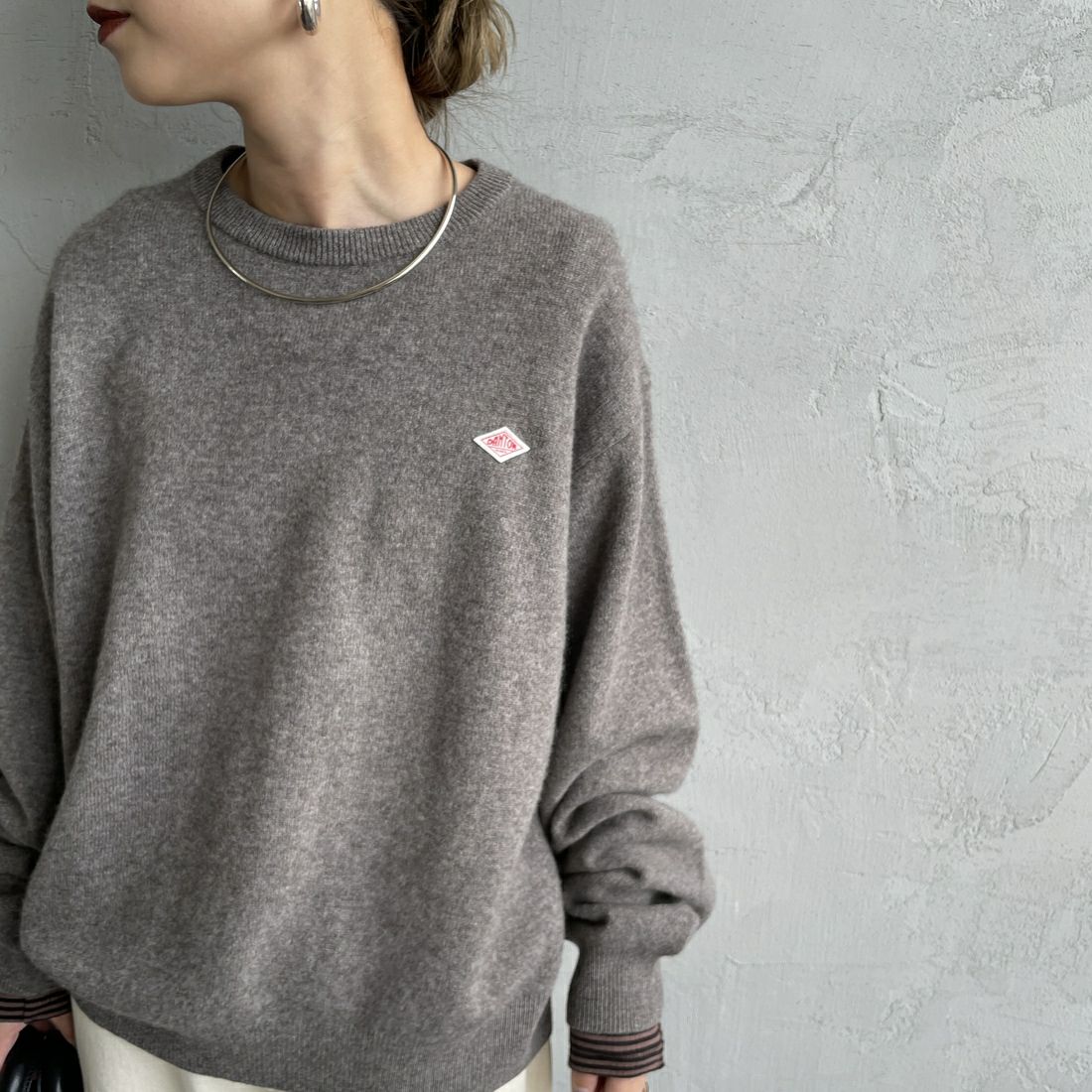 DANTON [ダントン] クルーネックプルオーバーニット [DT-D0027LMW] TAUPE &&モデル身長：150cm 着用サイズ：38&&