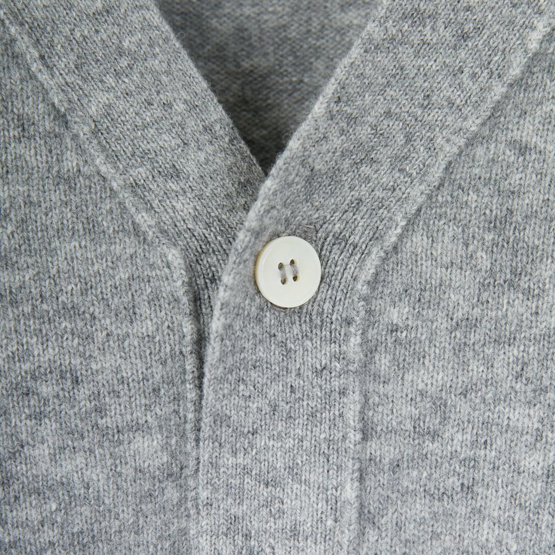 DANTON [ダントン] ラムウール Vネックカーディガン [DT-D0030LMW] LT.GREY