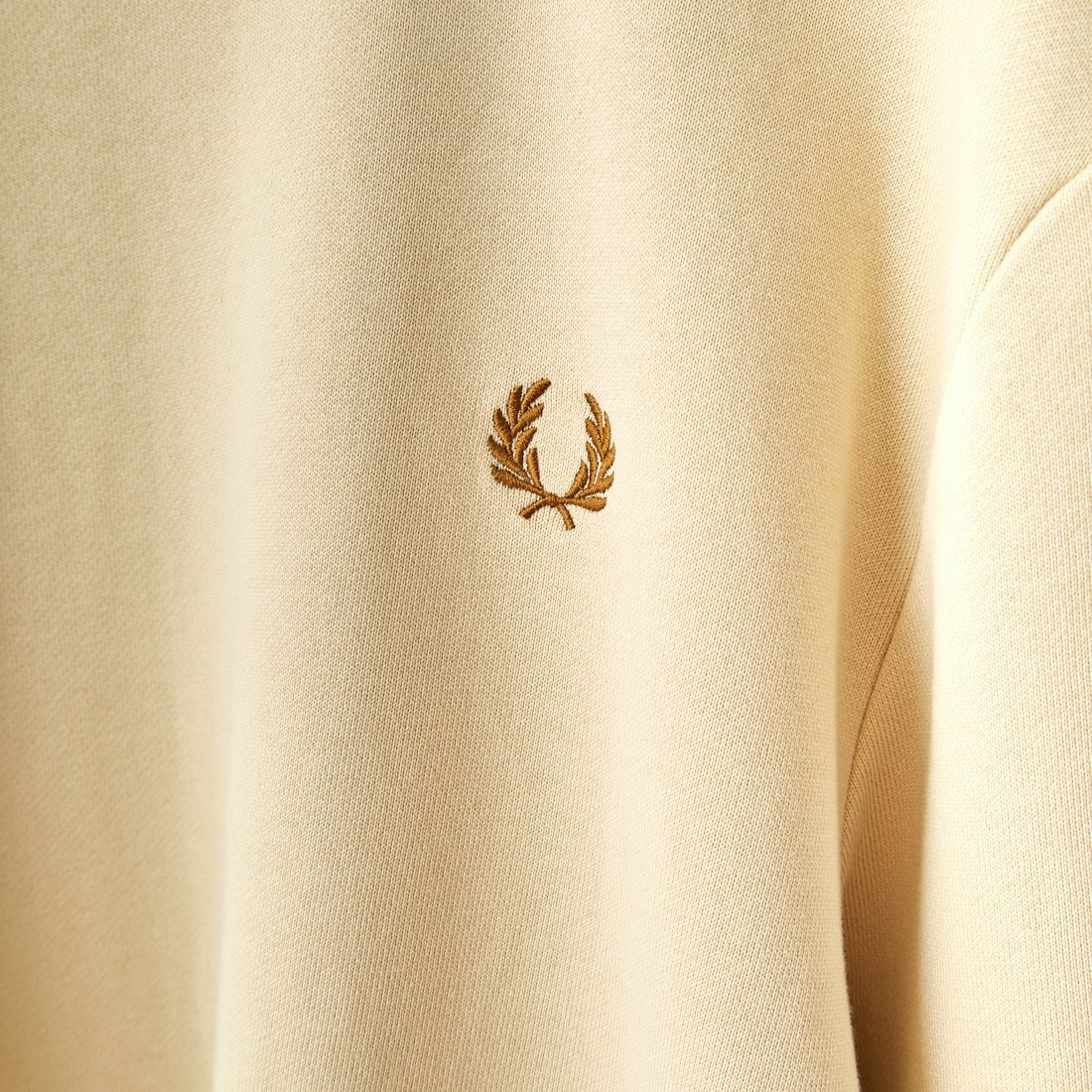 FRED PERRY [フレッドペリー] ワンポイント刺繍 クルーネック