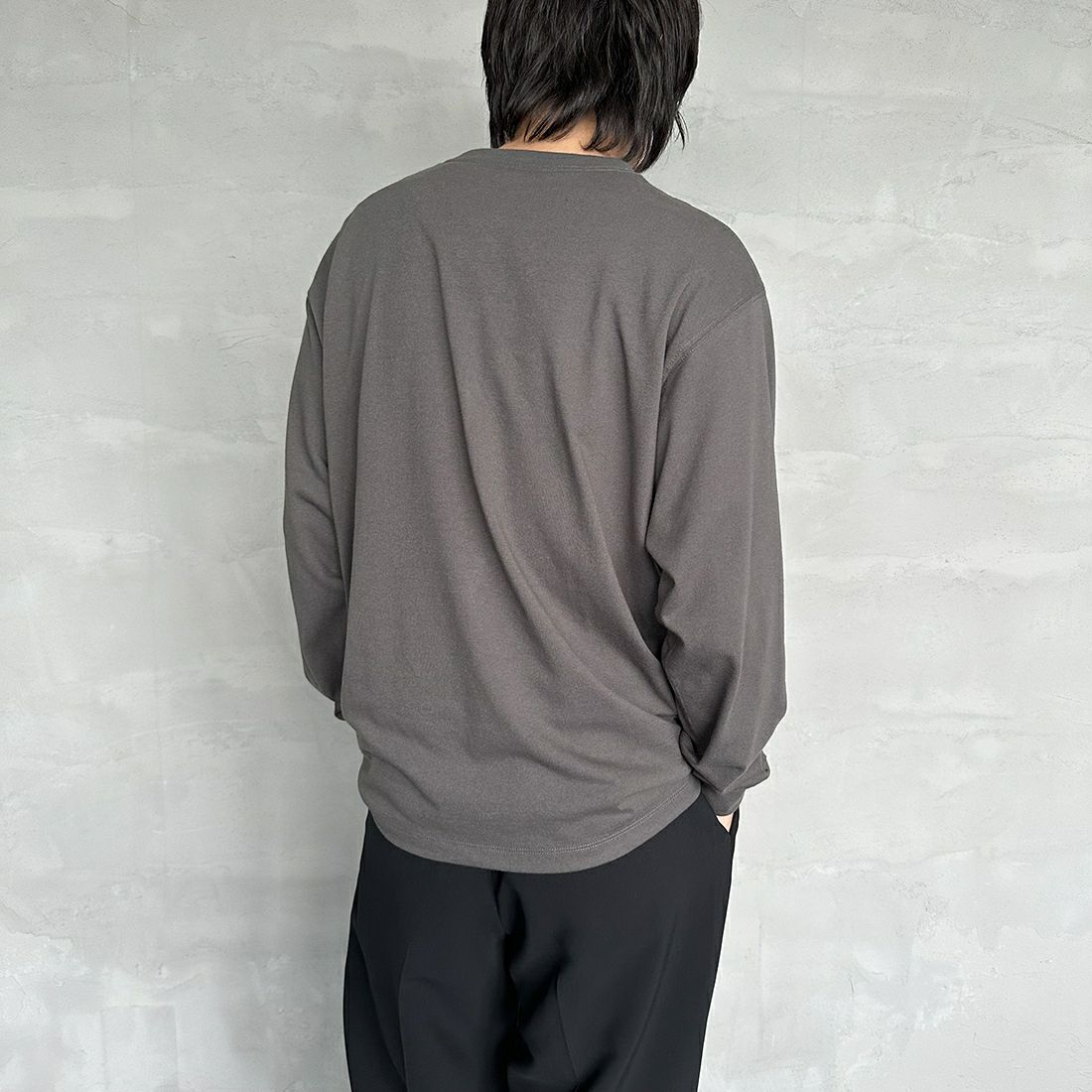 DANTON [ダントン] プレーン ロングスリーブTシャツ [DT-C0200TCB] COAL GREY&&モデル身長：173cm 着用サイズ：M&&
