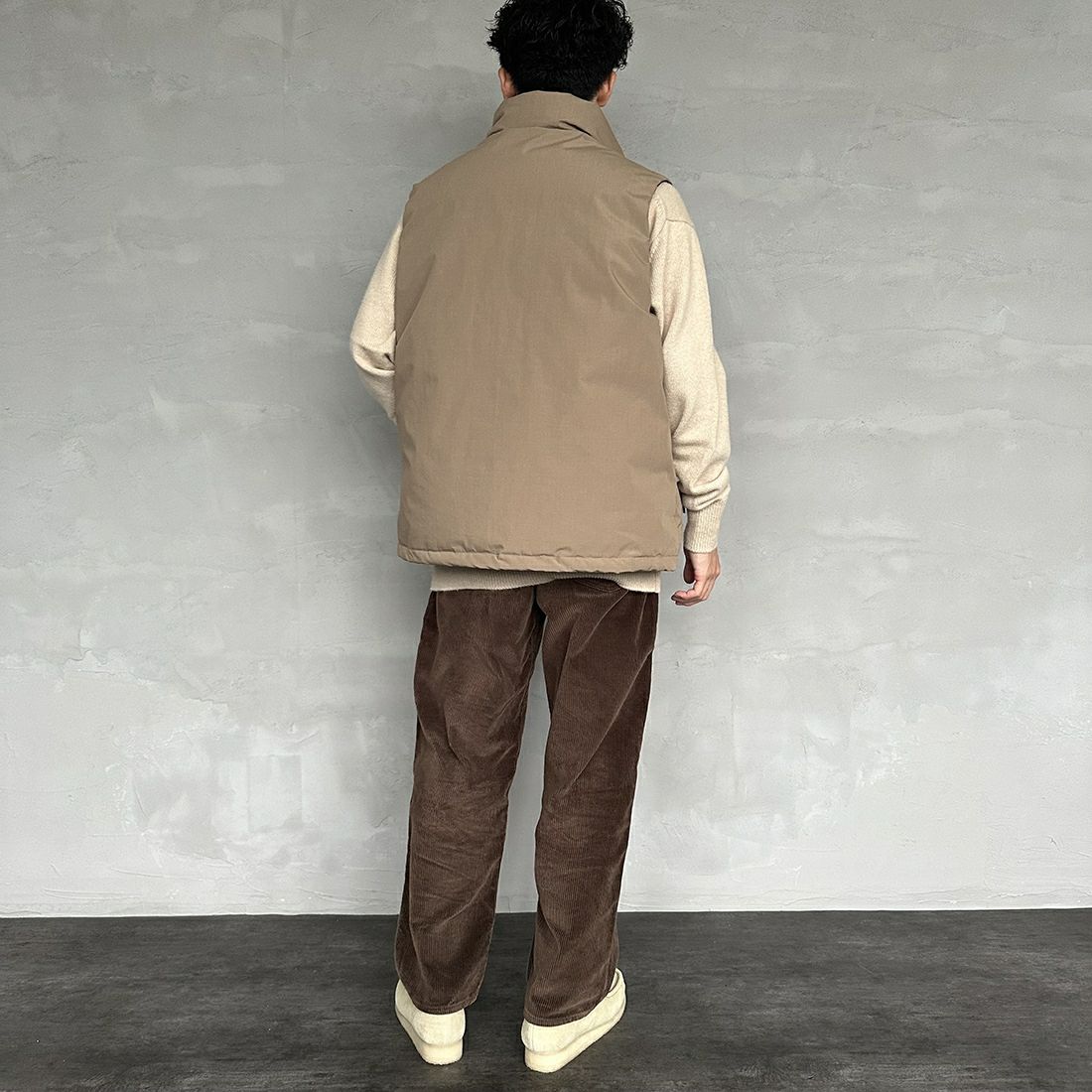 JEANSFACTORY × NANGA [ジーンズファクトリー × ナンガ] 別注 HINOCダウンベスト [JMP-234-054-JF] BEIGE &&モデル身長：168cm 着用サイズ：L&&