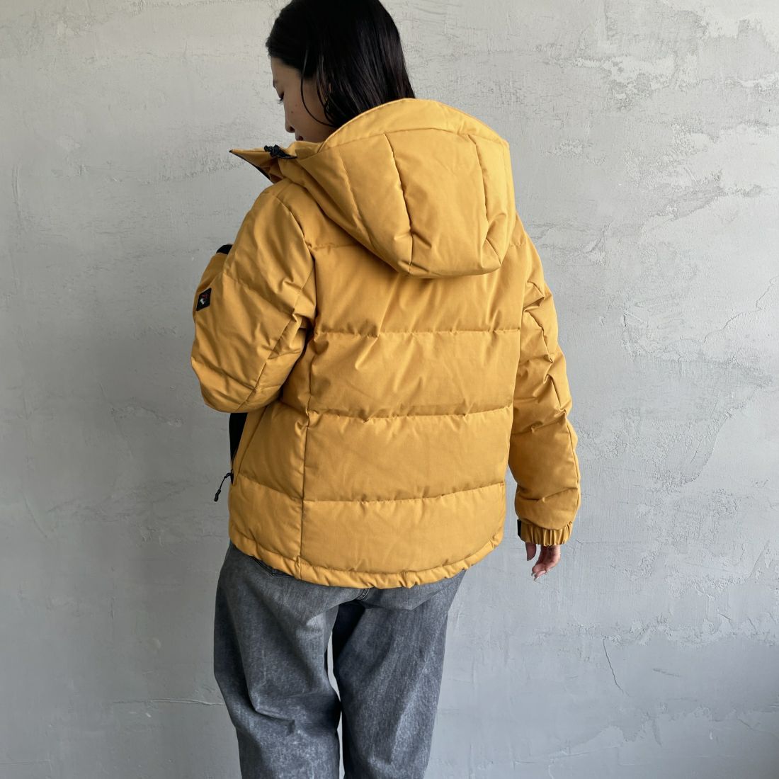 JEANSFACTORY × NANGA [ジーンズファクトリー × ナンガ] 別注 HINOCダウンジャケット [JMP-234-052-JF] YELLOW &&モデル身長：163cm 着用サイズ：XS&&