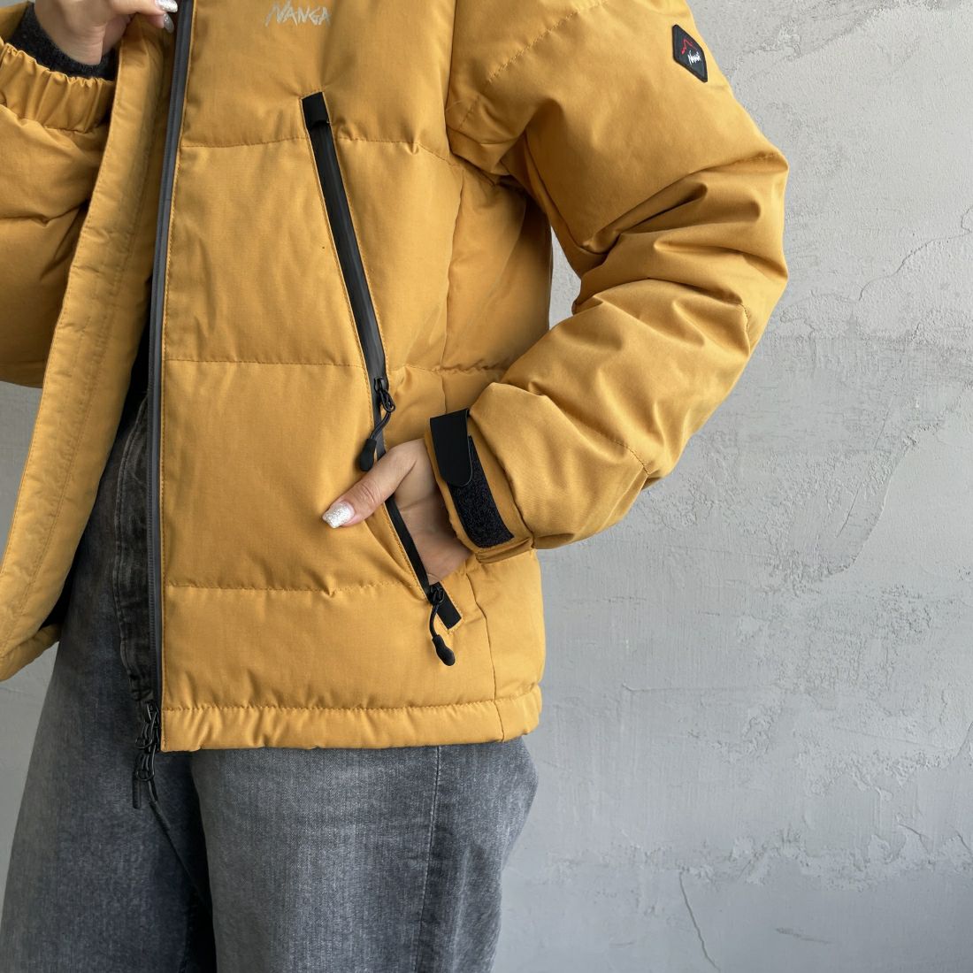 JEANSFACTORY × NANGA [ジーンズファクトリー × ナンガ] 別注 HINOCダウンジャケット [JMP-234-052-JF] YELLOW &&モデル身長：163cm 着用サイズ：XS&&