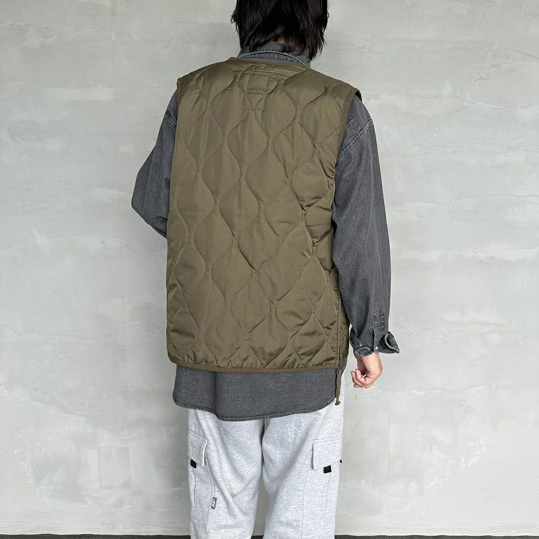 TAION [タイオン] ミリタリー Vネックジップダウンベスト [TAION-001ZML-1] D.OLIVE &&モデル身長：173cm 着用サイズ：M&&