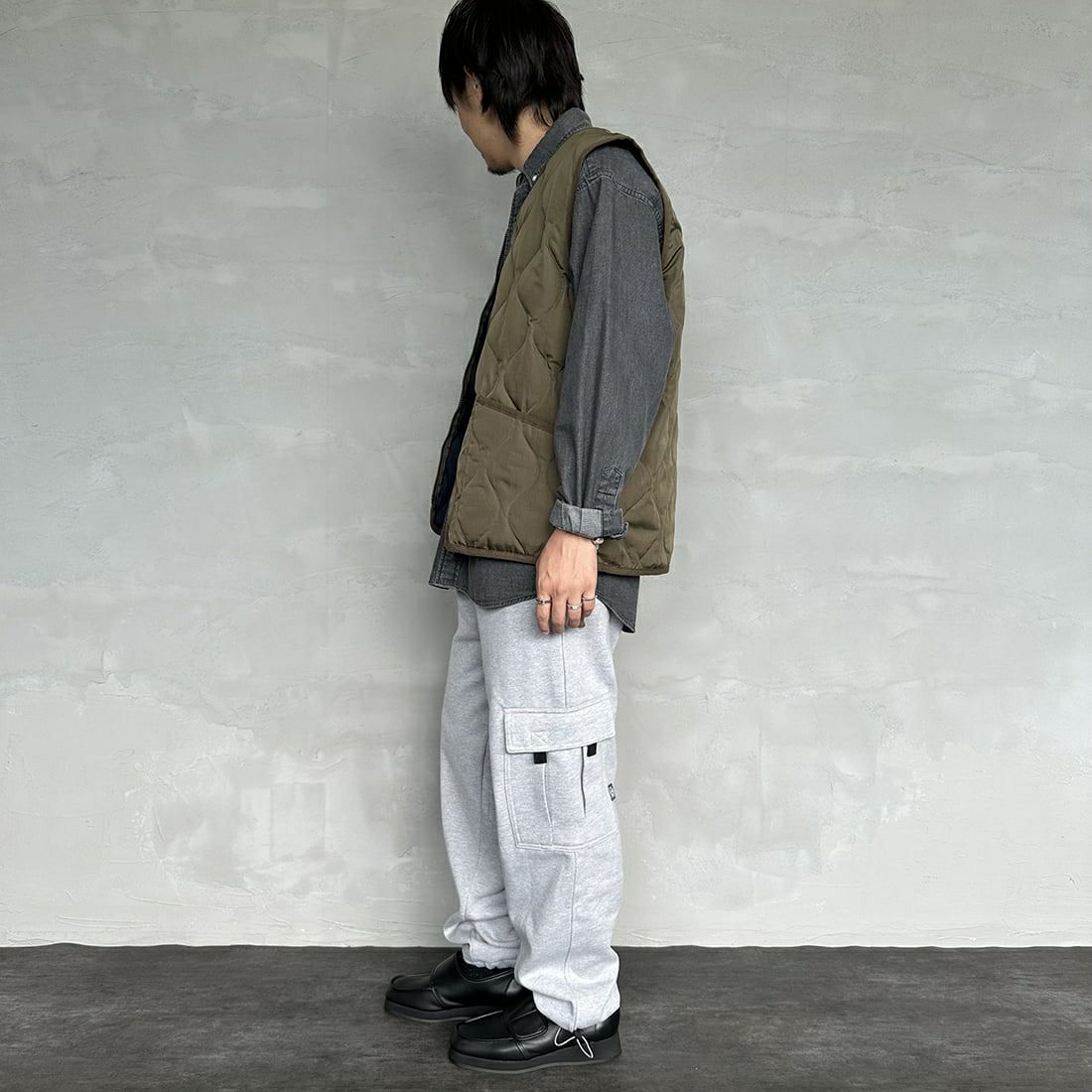 TAION [タイオン] ミリタリー Vネックジップダウンベスト [TAION-001ZML-1] D.OLIVE &&モデル身長：173cm 着用サイズ：M&&