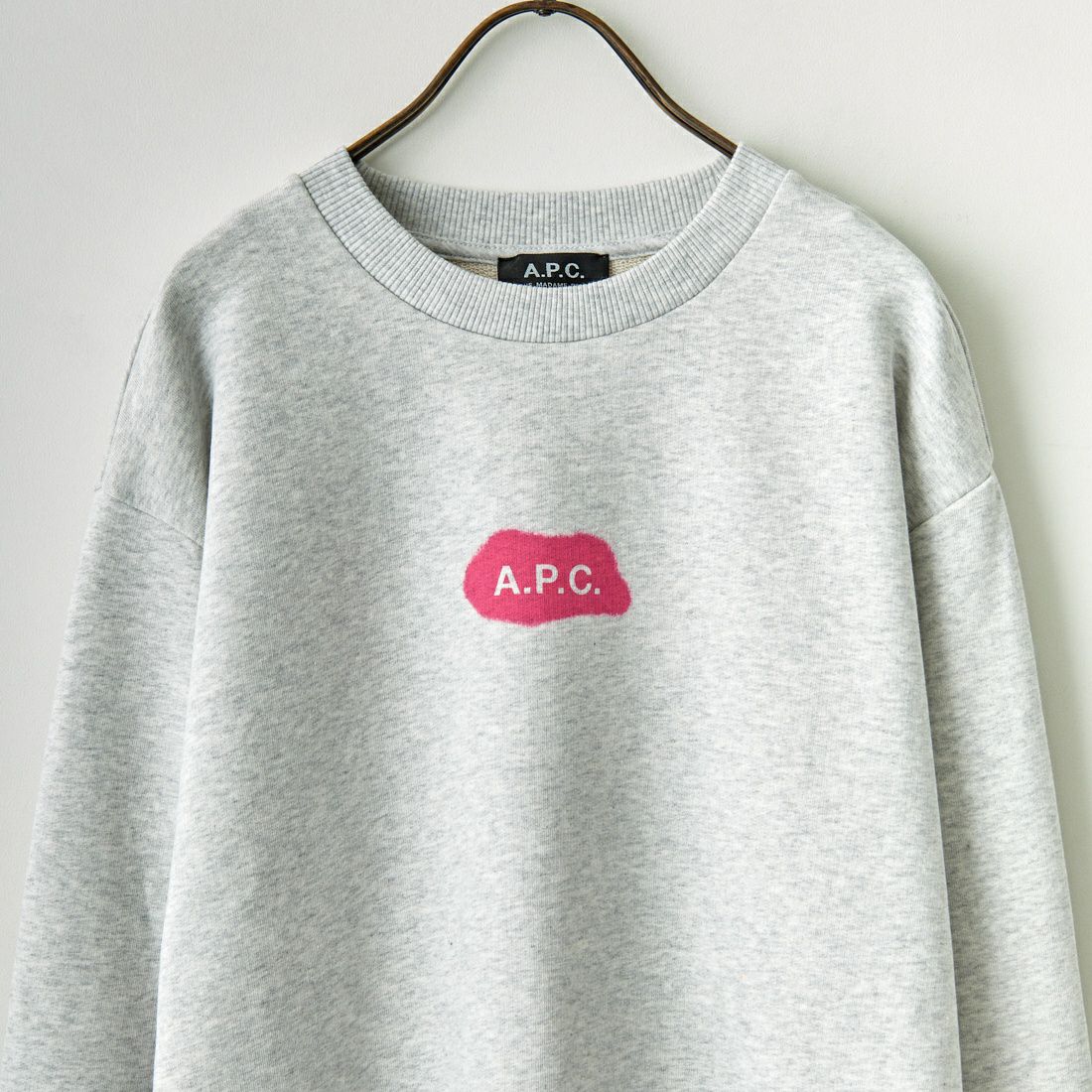 A.P.C. [アー・ペー・セー] ステンシルロゴスウェット [SWEAT-SYBILLE