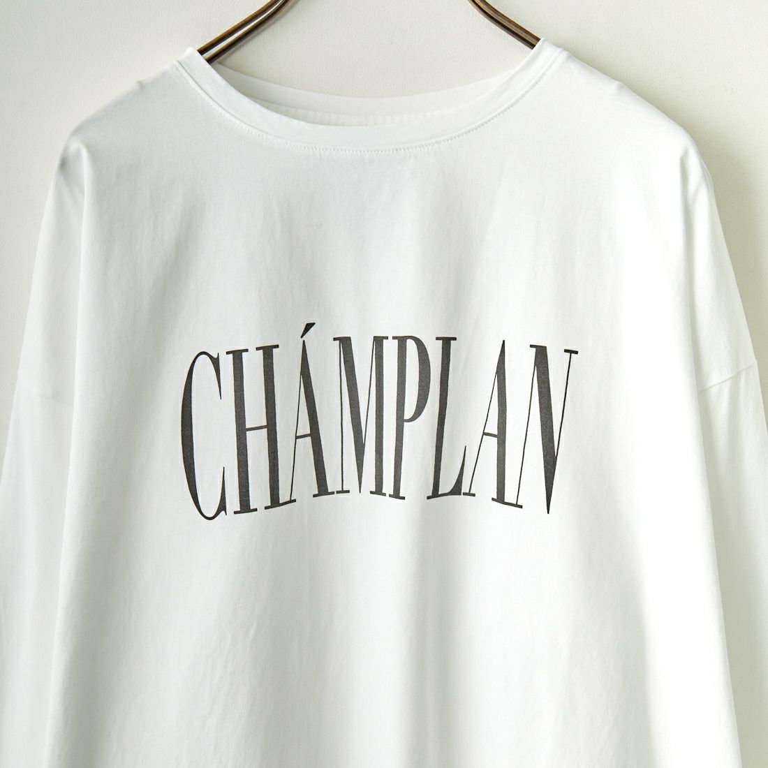 MICA&DEAL [マイカアンドディール] CHAMPLAN ロゴプリントTシャツ [0123309172] OFF WHITE