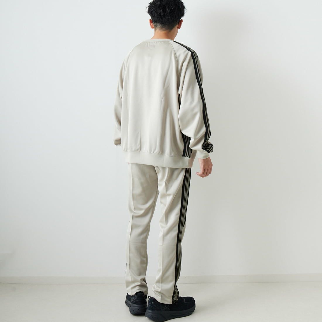 Needles [ニードルズ] 別注 ナロートラックパンツ [MR561-JF] BEIGE &&モデル身長：168cm 着用サイズ：M&&