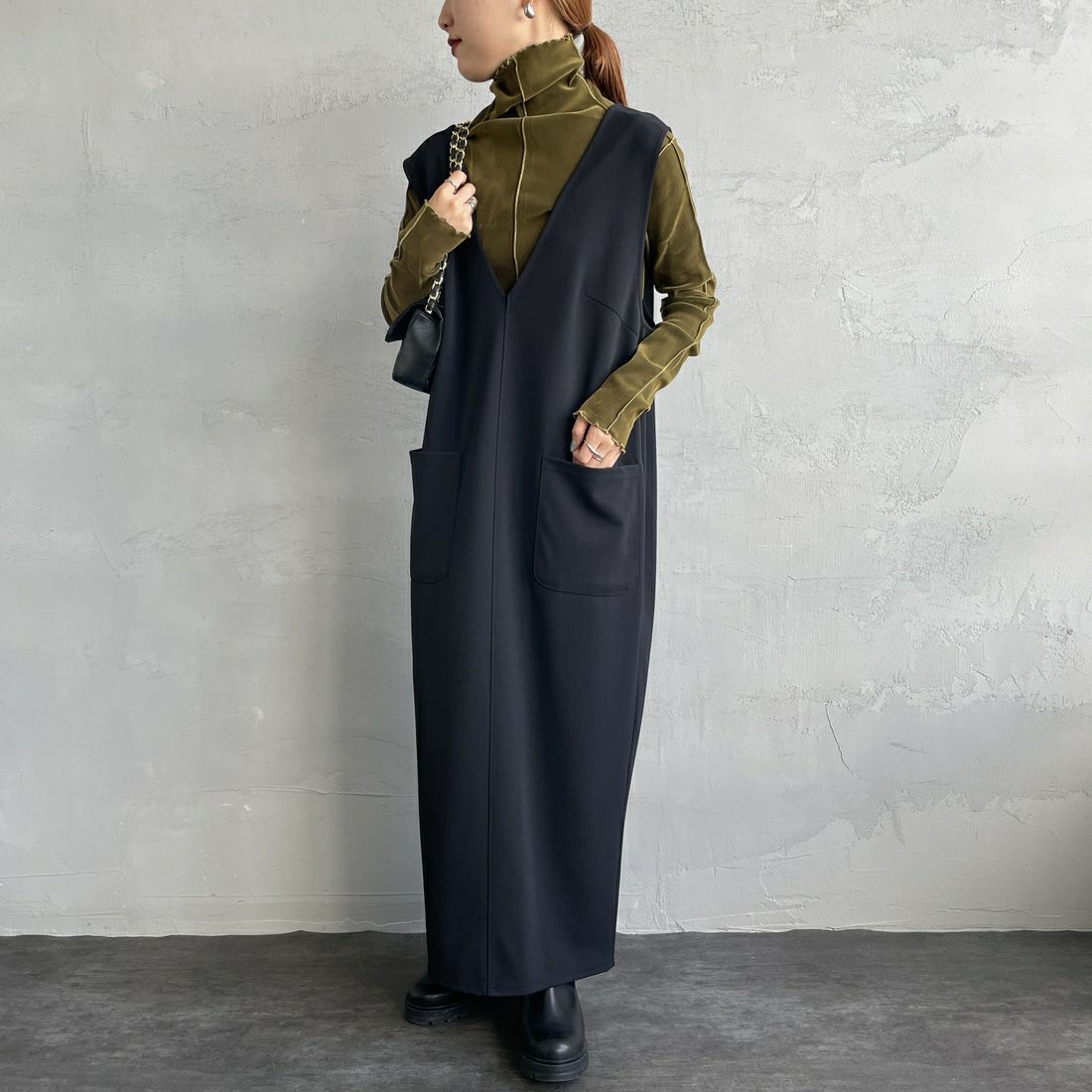 Jeans Factory Clothes [ジーンズファクトリークローズ] Vネックワンピース [219074] 04 ﾌﾞﾗｯｸ&&モデル身長：156cm 着用サイズ：F&&